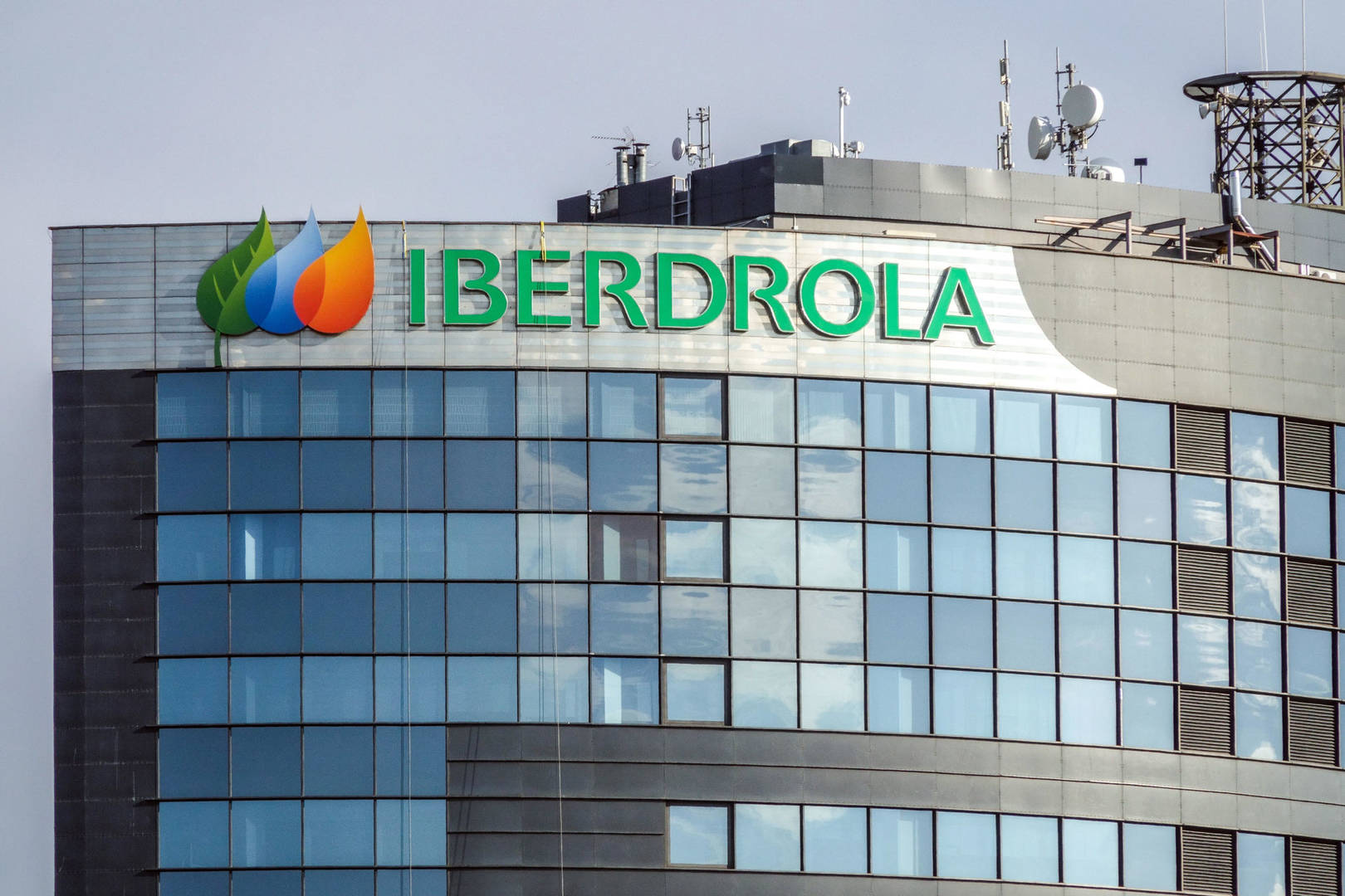 Acusa AMLO a Iberdrola de hacer campaña en su contra - Energía y Ecología