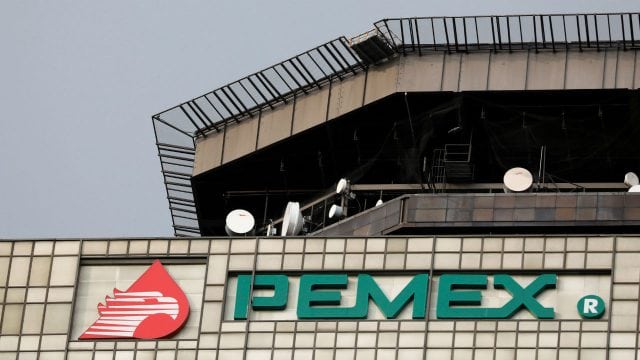 AMLO descalifica propuesta de privatizar Pemex y CFE