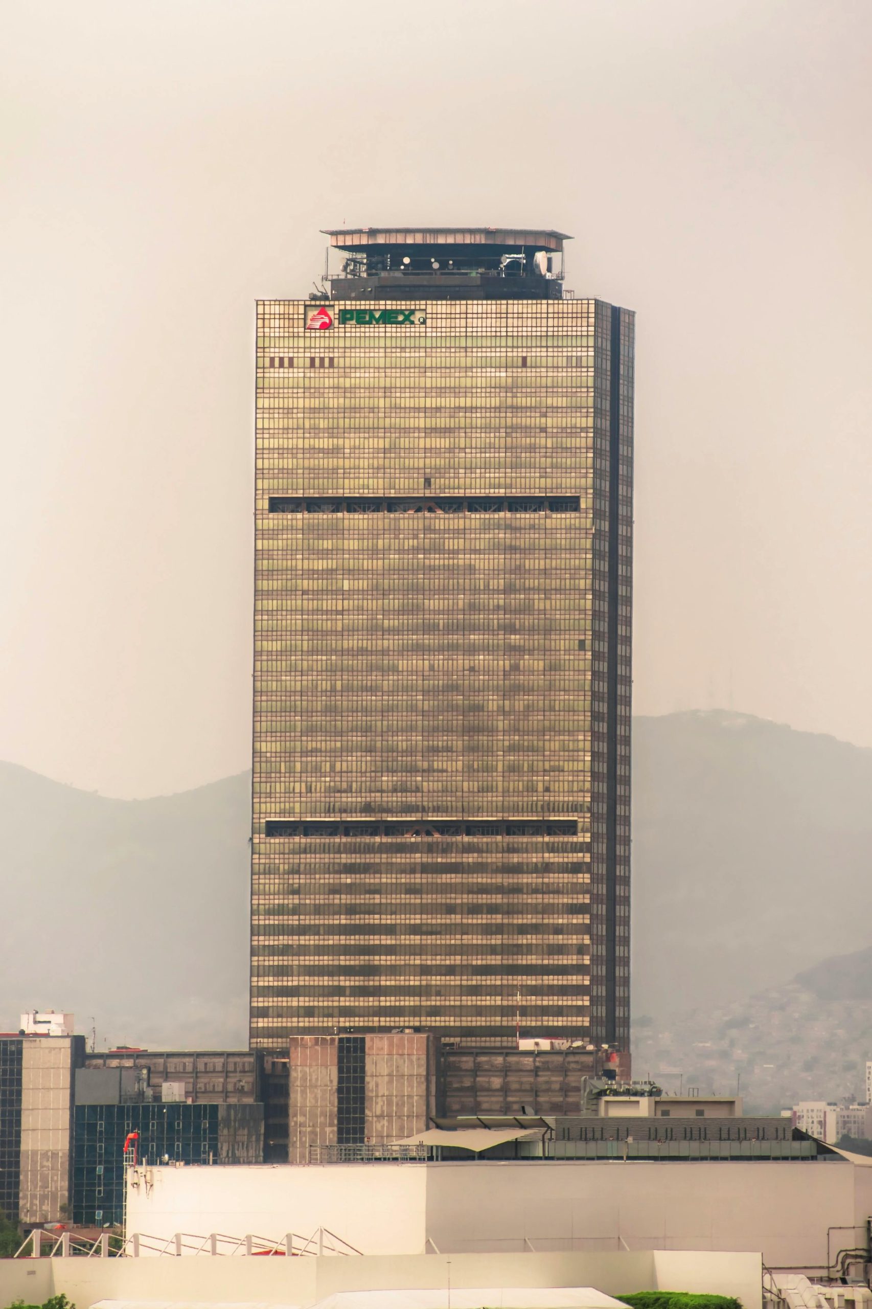 PEMEX anuncia mayor inversión física