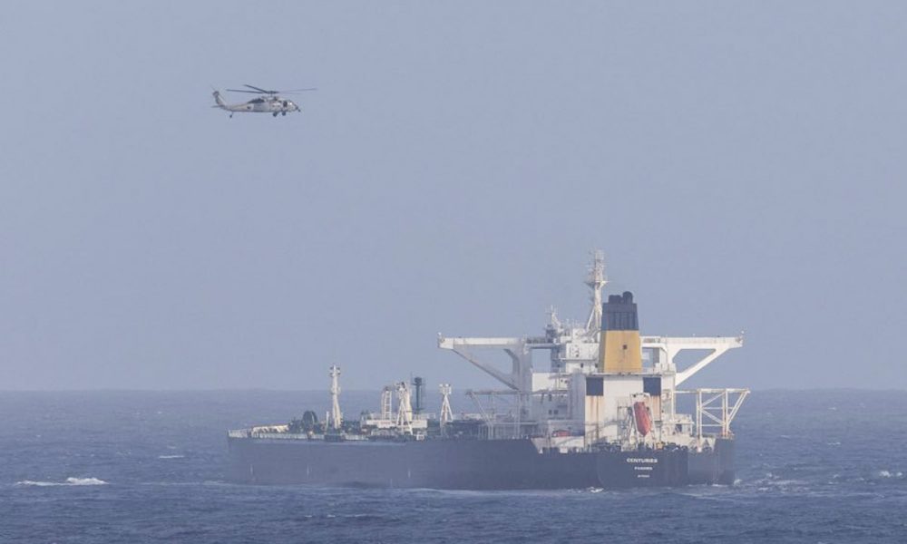 abordaje del buque petrolero Centuries