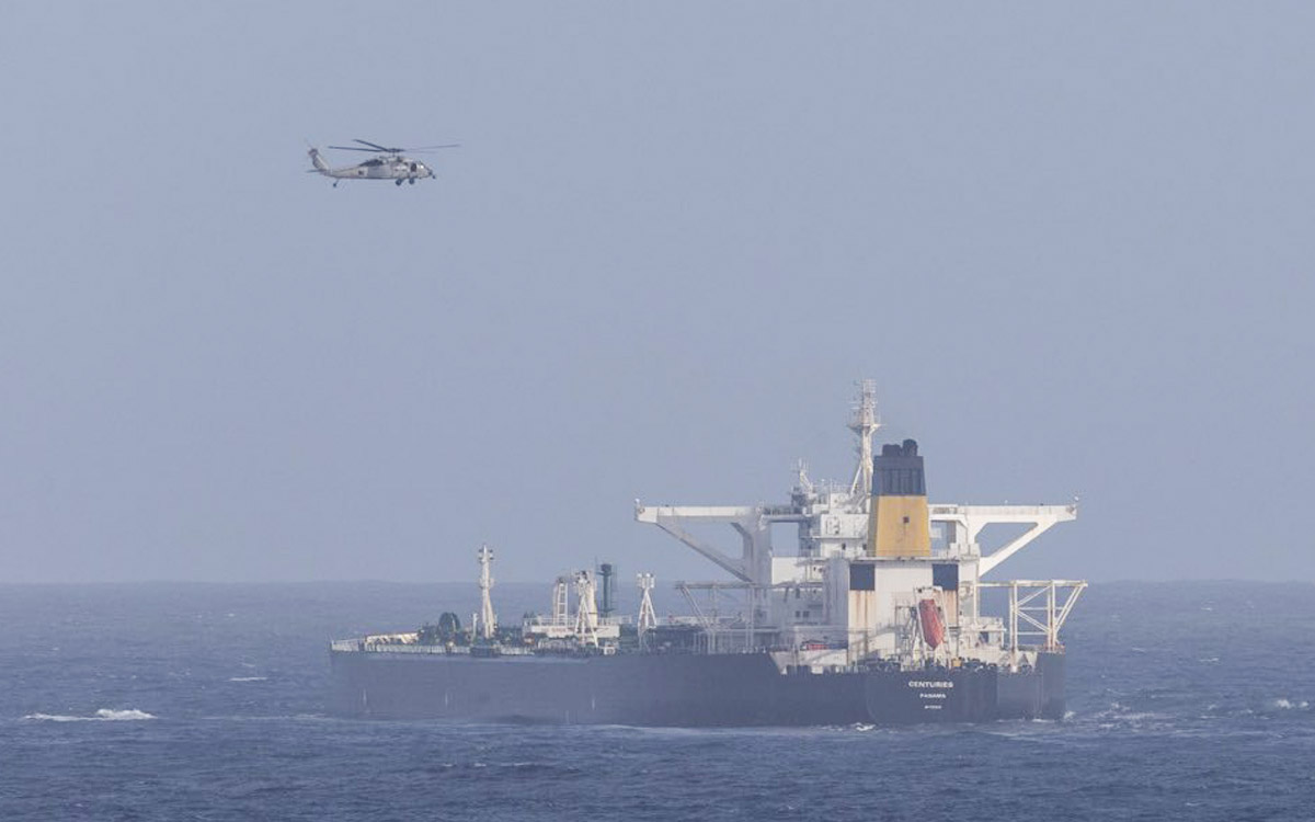 abordaje del buque petrolero Centuries