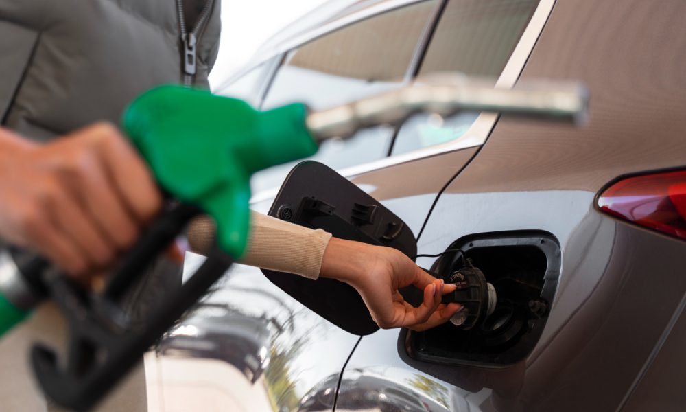 Hacienda ajusta IEPS a gasolinas por inflación