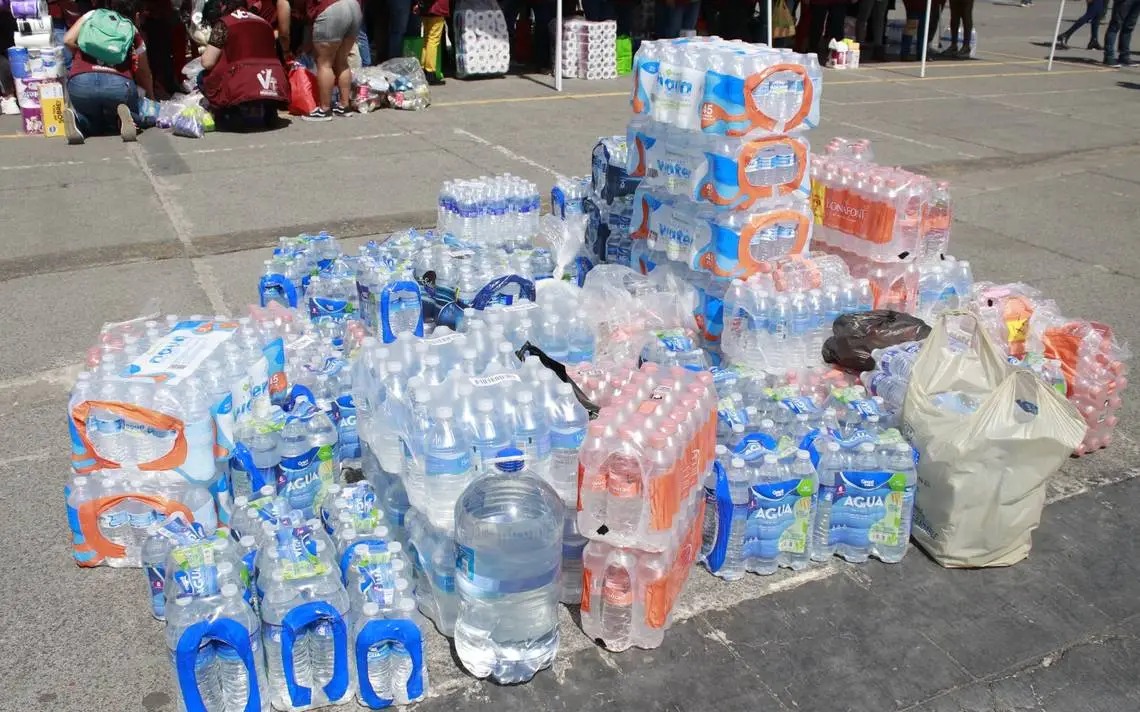 Beber agua embotellada liquida los acuíferos