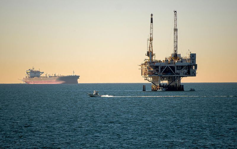 Precio petróleo Brent sube a 116 dólares por conflicto