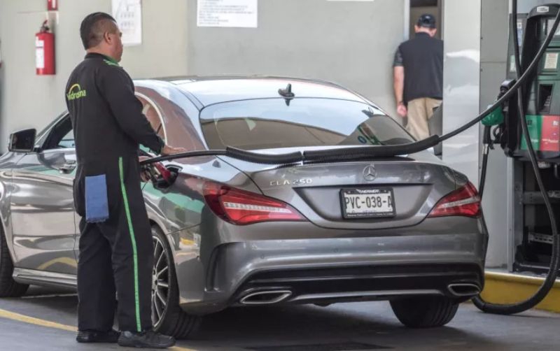 Cuota de intercambio cero gasolineras: Impacto 2025