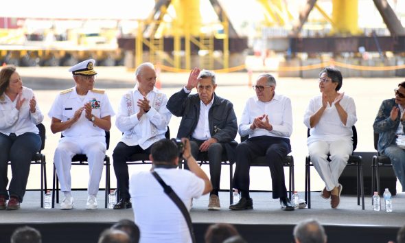 Cuauhtémoc Cárdenas ve dos problemas en PEMEX