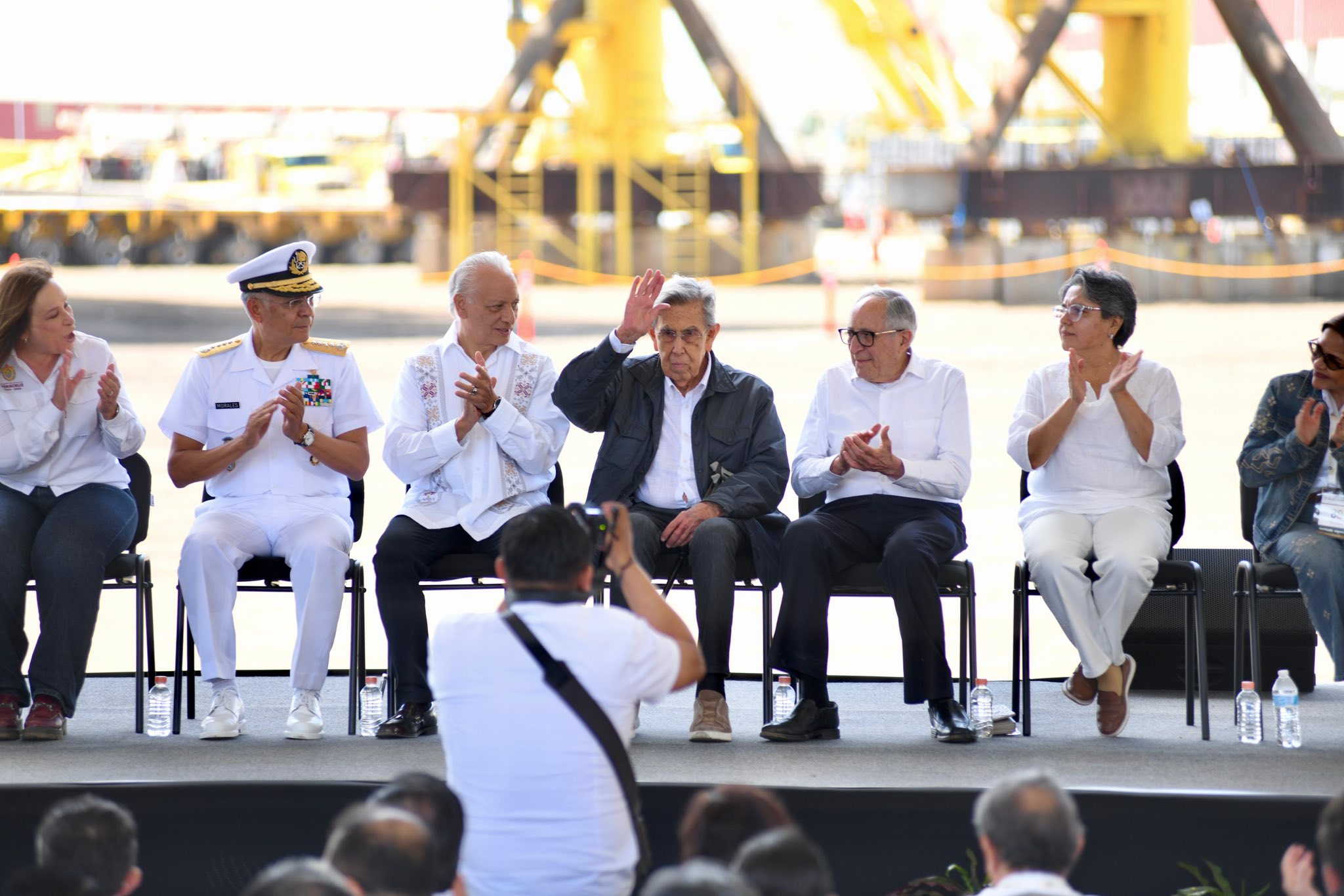 Cuauhtémoc Cárdenas ve dos problemas en PEMEX