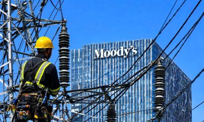 Moody's pone a CFE y ocho bancos en el límite