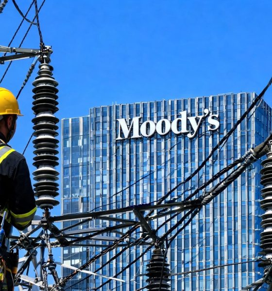 Moody's pone a CFE y ocho bancos en el límite